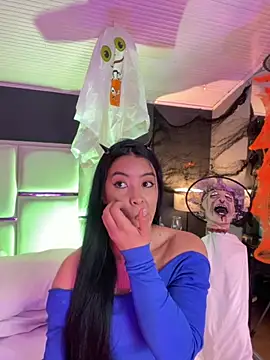 BellaFernandez   online show from 10-30-25, 01:53