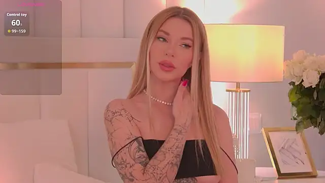 Snapshot of AriellaMelo chatting on 11-12-25, 05:22 AriellaMelo online show from 11-12-25, 05:22