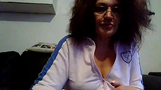RubyyRosee online show from 04-22-26, 05:47