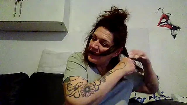 RubyyRosee online show from 05-20-26, 05:37