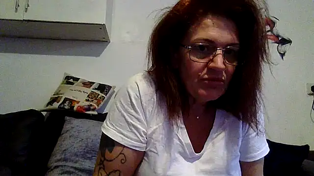 RubyyRosee online show from 04-18-26, 05:54