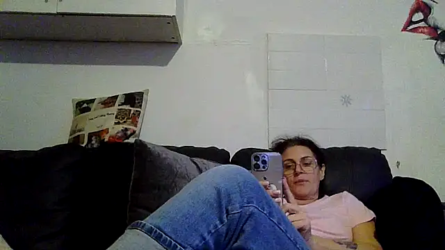 Snapshot of RubyyRosee chatting on 10-06-25, 04:19 RubyyRosee online show from 10-06-25, 04:19