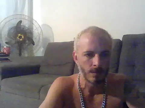 Snapshot of foxyann chatting on 10-11-25, 07:42 foxyann online show from 10-11-25, 07:42