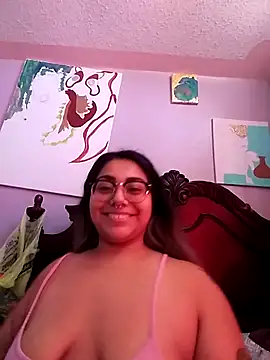 Snapshot of Lovelyrainn chatting on 09-21-25, 02:44 Lovelyrainn online show from 09-21-25, 02:44