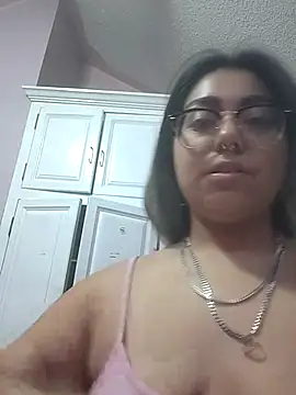 Snapshot of Lovelyrainn chatting on 10-28-25, 02:05 Lovelyrainn online show from 10-28-25, 02:05