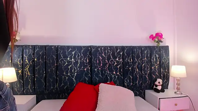 katte landerr online show from 04-22-26, 01:07