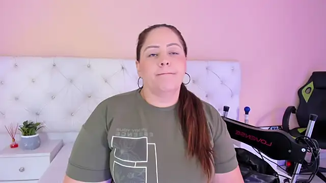 Snapshot of katte_landerr chatting on 10-04-25, 01:34 katte landerr online show from 10-04-25, 01:34