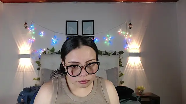 Snapshot of Megan_05_ chatting on 02-23-26, 06:30 Megan 05 online show from 02-23-26, 06:30