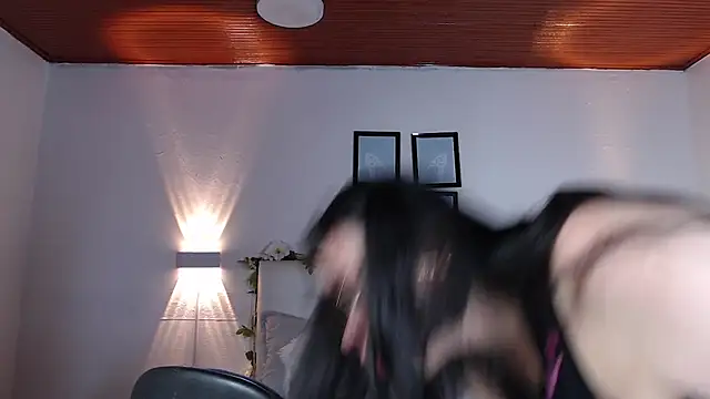 Snapshot of Megan_05_ chatting on 11-24-25, 06:52 Megan 05 online show from 11-24-25, 06:52