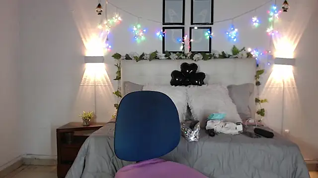 Megan 05  online show from 03-06-26, 06:14