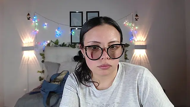 Megan 05  online show from 03-31-26, 06:54