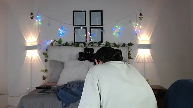 Snapshot of Megan_05_ chatting on 02-09-26, 05:55 Megan 05 online show from 02-09-26, 05:55