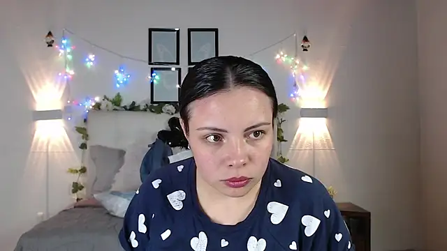 Snapshot of Megan_05_ chatting on 02-27-26, 07:03 Megan 05 online show from 02-27-26, 07:03