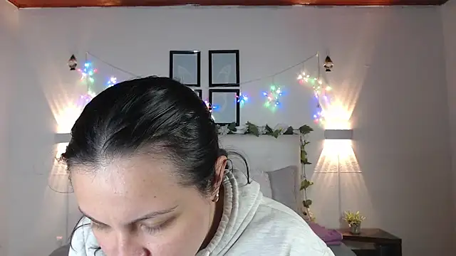 Snapshot of Megan_05_ chatting on 02-24-26, 07:26 Megan 05 online show from 02-24-26, 07:26