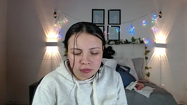 Snapshot of Megan_05_ chatting on 01-10-26, 07:31 Megan 05 online show from 01-10-26, 07:31