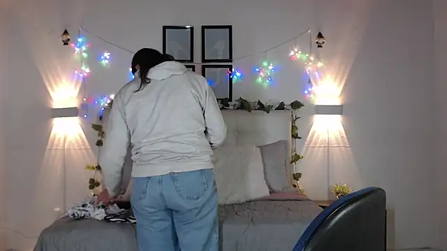 Megan 05  online show from 03-05-26, 06:15