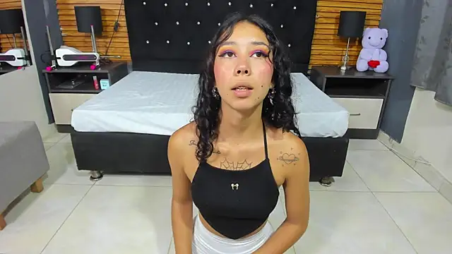 Lisa sweetas online show from 11-18-25, 07:17