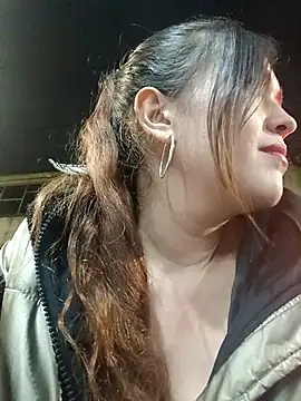 miss berlyn online show from 12-05-25, 02:32