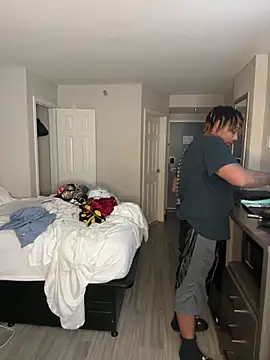 BigMfLuther online show from 12-22-25, 05:18