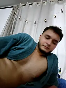 Snapshot of Hotguys111 chatting on 09-28-25, 09:16 Hotguys111 online show from 09-28-25, 09:16