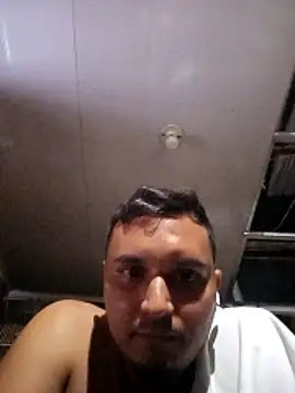 Snapshot of Hotguys111 chatting on 01-15-26, 05:00 Hotguys111 online show from 01-15-26, 05:00