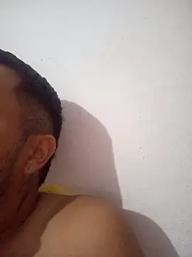 Snapshot of Hotguys111 chatting on 11-25-25, 05:30 Hotguys111 online show from 11-25-25, 05:30