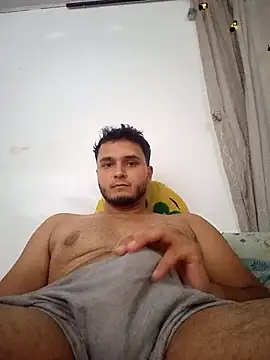 Snapshot of Hotguys111 chatting on 09-25-25, 05:24 Hotguys111 online show from 09-25-25, 05:24