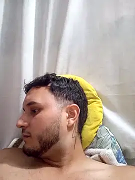 Snapshot of Hotguys111 chatting on 09-21-25, 08:19 Hotguys111 online show from 09-21-25, 08:19