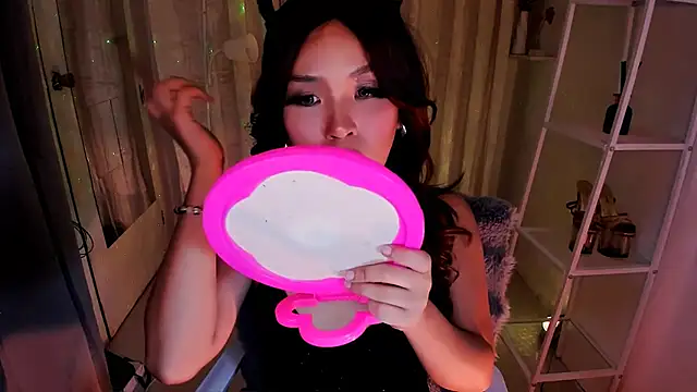 MS LUNA online show from 09-23-25, 07:43