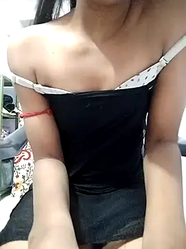 Naina 04 online show from 11-18-25, 03:48