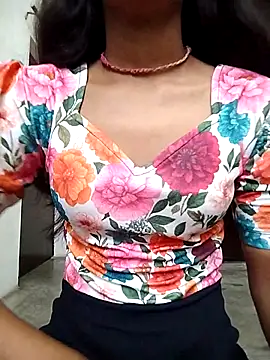 Naina 04 online show from 10-04-25, 02:57