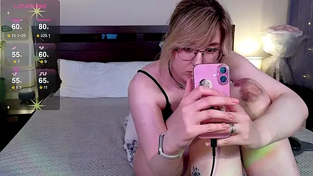 Snapshot of _AlexaFlowers_ chatting on 04-29-26, 10:19 AlexaFlowers online show from 04-29-26, 10:19
