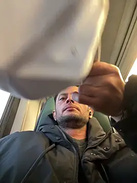 Carlosmauricio123 online show from 03-08-26, 12:52