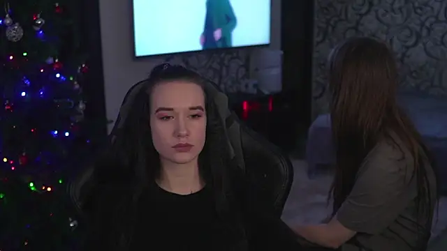 Snapshot of lis_silver chatting on 12-20-25, 12:30 lis silver online show from 12-20-25, 12:30