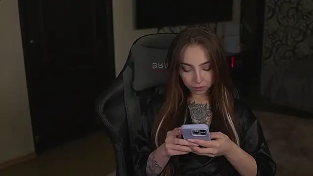 Snapshot of lis_silver chatting on 11-12-25, 11:25 lis silver online show from 11-12-25, 11:25