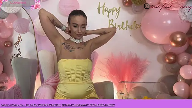 Snapshot of MeryFrost chatting on 10-02-25, 05:38 MeryFrost online show from 10-02-25, 05:38