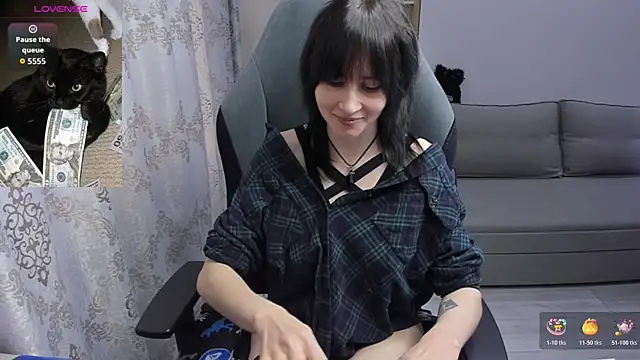Snapshot of MistyDark chatting on 05-13-26, 11:28 MistyDark online show from 05-13-26, 11:28