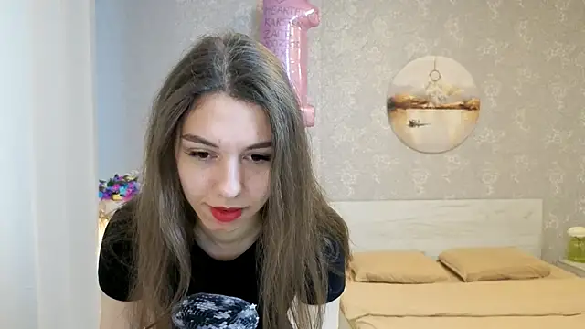 Snapshot of KellyShines chatting on 06-18-26, 09:25 KellyShines online show from 06-18-26, 09:25