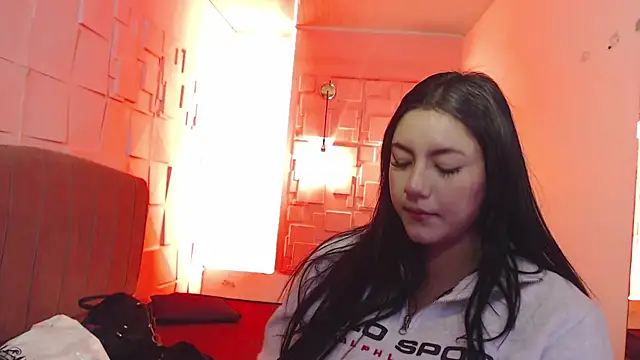 Megara 25 online show from 12-16-25, 05:06