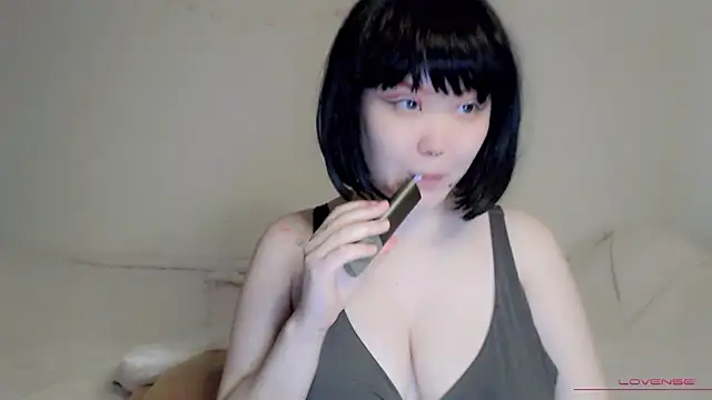 tsunade chan online show from 10-12-25, 05:20