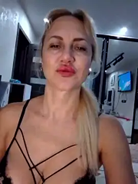 KissMiSveet online show from 01-09-26, 04:36