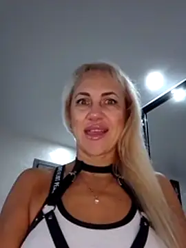 KissMiSveet online show from 10-28-25, 06:34