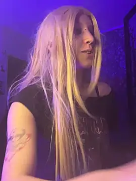 Akira-ivy online show from 09-22-25, 09:21