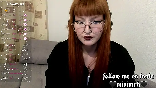 Snapshot of mia__yui chatting on 10-23-25, 03:54 mia yui online show from 10-23-25, 03:54