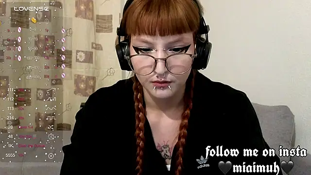 mia  yui online show from 10-24-25, 08:19