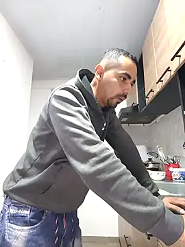 stivenlujan69 online show from 12-14-25, 01:01