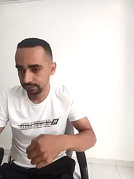 stivenlujan69 online show from 04-11-26, 06:55