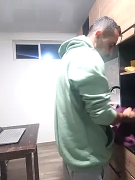 stivenlujan69 online show from 11-09-25, 01:42