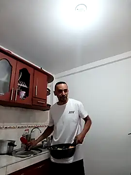 stivenlujan69 online show from 03-03-26, 07:10