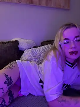 marnemzavar444 online show from 12-21-25, 04:19